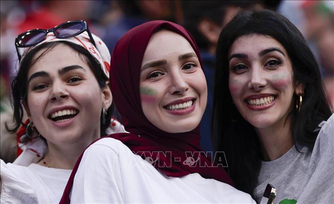 Các cổ động viên đội tuyển Iran. Ảnh: THX/TTXVN phát