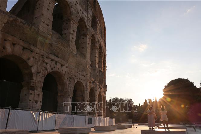 Nắng chói chang ở Rome, Italy ngày 26/6/2026. Ảnh: THX/TTXVN  