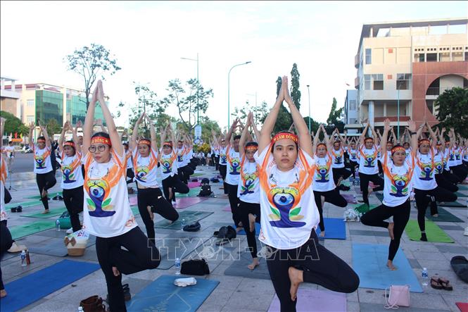 Ngày Quốc tế Yoga lần thứ 12- năm 2026 góp phần thúc đẩy, làm tốt đẹp hơn nữa mối quan hệ hữu nghị, hợp tác dựa trên những nét tương đồng về văn hóa giữa quốc gia Việt Nam- Ấn Độ. Ảnh: Hồng Hiếu- TTXVN