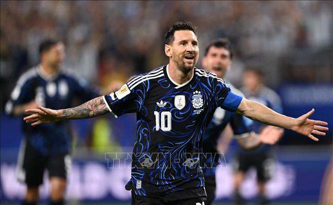 Lionel Messi ăn mừng sau khi ghi bàn thắng nâng tỉ số lên 3-1 cho Argentina trước Jordan. Ảnh: THX/TTXVN phát