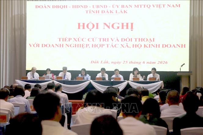 Tỉnh Đắk Lắk tổ chức Hội nghị tiếp xúc cử tri và đối thoại với doanh nghiệp, hợp tác xã, hộ kinh doanh vào ngày 25/6 nhằm lắng nghe ý kiến, tháo gỡ khó khăn cho doanh nghiệp, hợp tác xã, hộ kinh doanh. Ảnh: TTXVN phát.