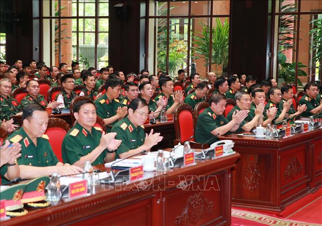 Đại tướng Nguyễn Tân Cương, Ủy viên Trung ương Đảng, Tổng Tham mưu trưởng QĐND Việt Nam, Thứ trưởng Bộ Quốc phòng và các đại biểu. Ảnh: Trọng Đức - TTXVN