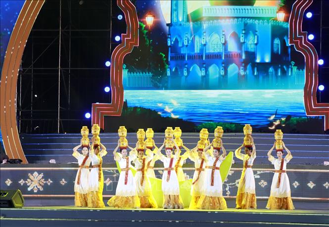 Tiết mục múa do đoàn nghệ thuật quần chúng đoàn Thành phố Hồ Chí Minh biểu diễn. Ảnh: Phan Sáu - TTXVN