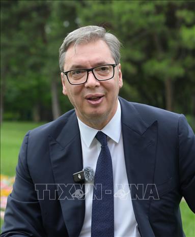 Tổng thống Serbia Aleksandar Vucic trong một cuộc trả lời phỏng vấn báo chí. Ảnh: THX/TTXVN phát