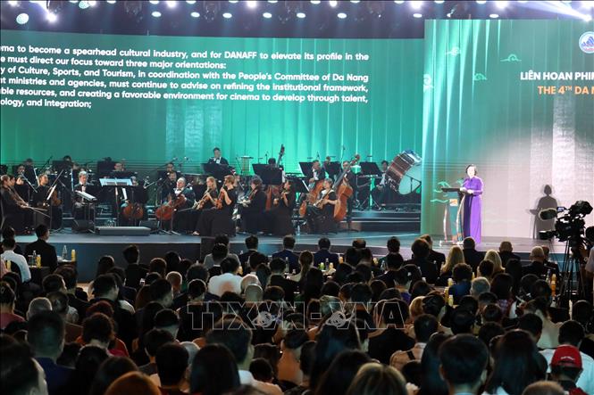 Phó Thủ tướng Phạm Thị Thanh Trà phát biểu tại lễ khai mạc Liên hoan phim châu Á Đà Nẵng lần thứ tư. Ảnh: Trần Lê Lâm - TTXVN 