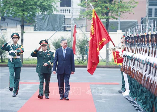 Tổng Bí thư, Chủ tịch nước Tô Lâm dự Lễ kỷ niệm 80 năm Bộ đội Pháo binh - Tên lửa. Ảnh: Thống Nhất - TTXVN


