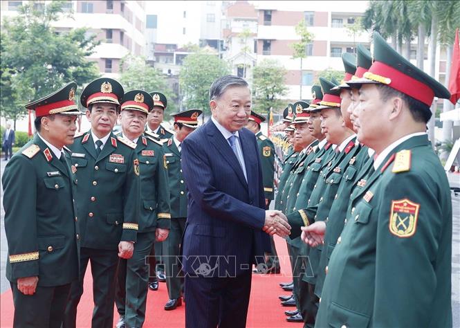 Tổng Bí thư, Chủ tịch nước Tô Lâm dự Lễ kỷ niệm 80 năm Bộ đội Pháo binh - Tên lửa. Ảnh: Thống Nhất - TTXVN

