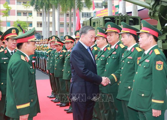 Tổng Bí thư, Chủ tịch nước Tô Lâm dự Lễ kỷ niệm 80 năm Bộ đội Pháo binh - Tên lửa. Ảnh: Trọng Đức - TTXVN 