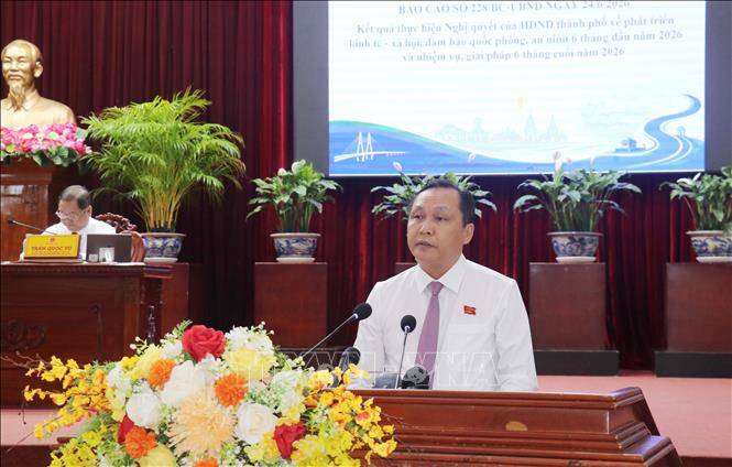 Ông Lê Công Lý, Phó Chủ tịch Thường trực UBND thành phố Cần Thơ phát biểu. Ảnh: Ngọc Thiện - TTXVN