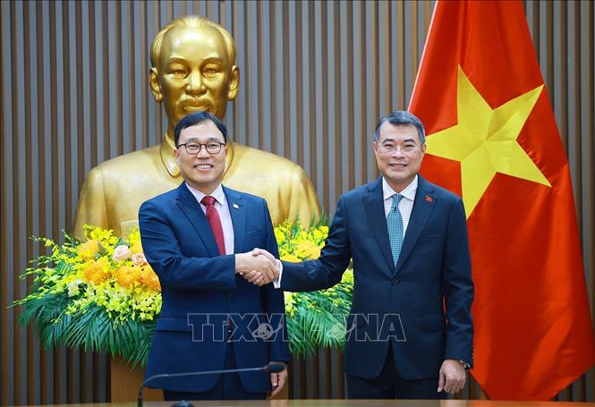 Thủ tướng Lê Minh Hưng tiếp ông Choi Young Sam, Đại sứ Hàn Quốc tại Việt Nam đến chào từ biệt nhân dịp kết thúc nhiệm kỳ công tác. Ảnh: Dương Giang – TTXVN
