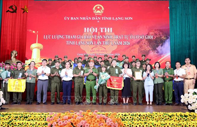 Hội thi là diễn đàn quan trọng để các địa phương, đơn vị giao lưu, học tập, trao đổi kinh nghiệm, nâng cao nhận thức pháp luật, kiến thức nghiệp vụ, kỹ năng tuyên truyền, vận động quần chúng và xử lý các tình huống thực tiễn. Ảnh: Văn Đạt - TTXVN