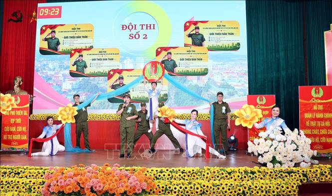 iết mục thi tài năng của đội thi cụm số 02 gồm các xã: Văn Lãng, Văn Quan, Na Sầm, Hội Hoan, Thụy Hùng, Điềm He và Khánh Khê - đội giành giải Nhất hội thi. Ảnh: Văn Đạt - TTXVN