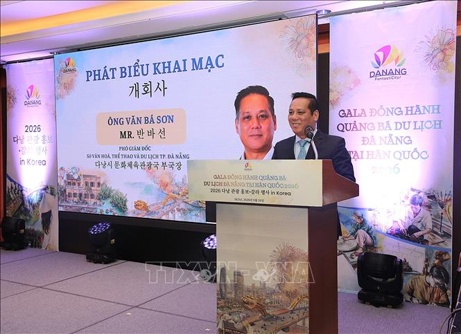Ông Văn Bá Sơn, Phó Giám đốc Sở Văn hóa, Thể thao và Du lịch thành phố Đà Nẵng phát biểu tại sự kiện. Ảnh: Khánh Vân - TTXVN tại Hàn Quốc