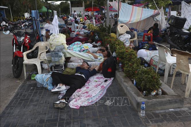 Người dân mất nhà sau động đất tại La Guaira, Venezuela, ngày 28/6/2026. Ảnh: THX/TTXVN