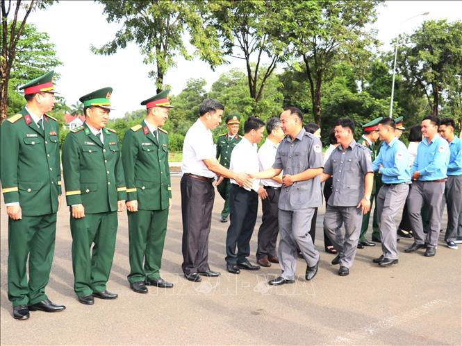 Lễ đón hài cốt liệt sĩ và Đội K72 đã hoàn thành nhiệm vụ tìm kiếm, quy tập hài cốt liệt sĩ tại Campuchia về nước. Ảnh: K GỬIH- TTXVN