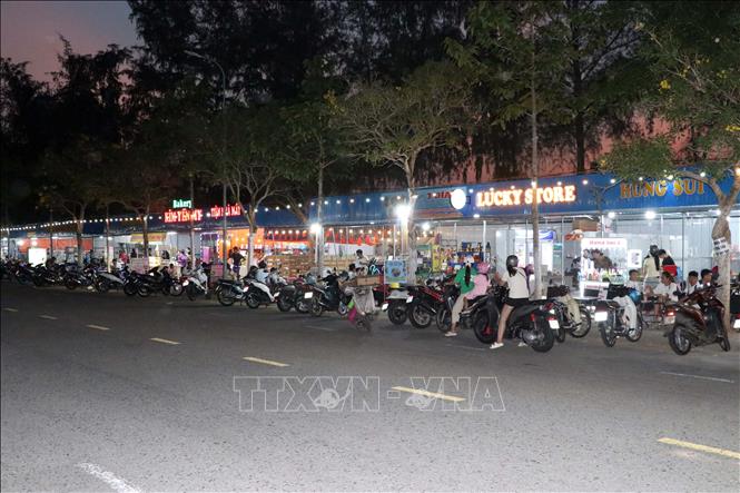 Tại vị trí mới, tiểu thương được tạo điều kiện với chính sách phí thuê mặt bằng linh hoạt. Ảnh: Trung Kiên - TTXVN