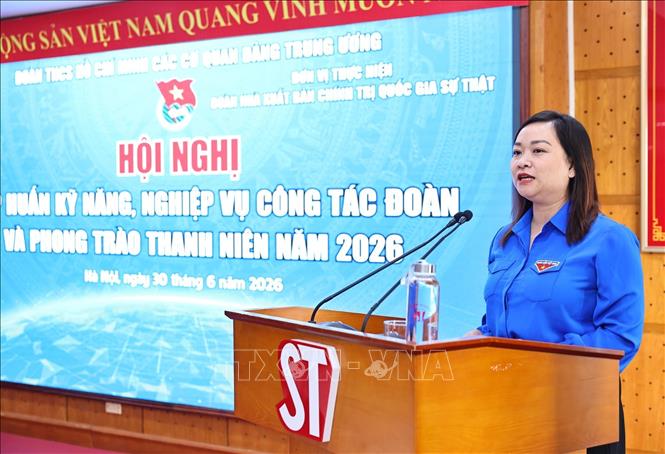 Đồng chí Trần Thị Ngọc Quỳnh, Uỷ viên Ban Chấp hành Đảng bộ các cơ quan Đảng Trung ương, Uỷ viên Ban Chấp hành Trung ương Đoàn, Bí thư Đoàn các cơ quan Đảng Trung ương phát biểu khai mạc. Ảnh: Minh Đức – TTXVN