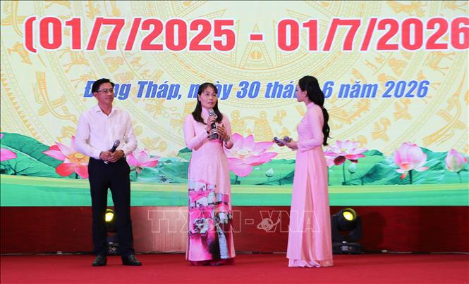 Đại diện các địa phương tham gia giao lưu tại buổi lễ. Ảnh: Hồng Thái – TTXVN