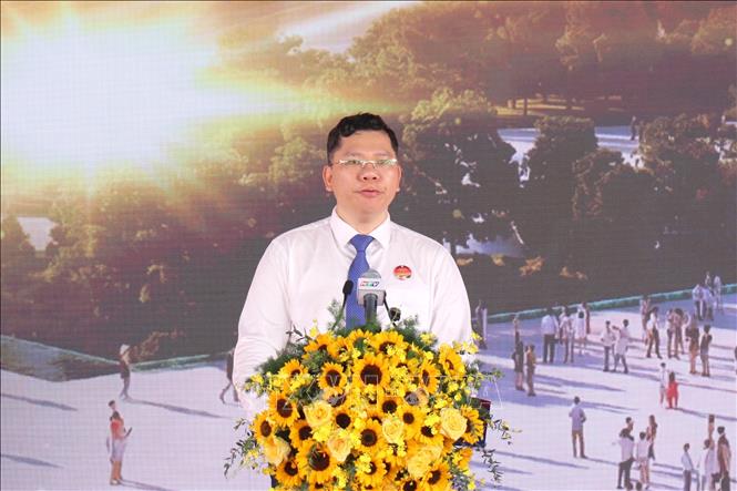 Phó Chủ tịch Ủy ban nhân dân Thành phố Hồ Chí Minh Hoàng Nguyên Dinh phát biểu tại lễ khởi công. Ảnh: Thanh Vũ – TTXVN
