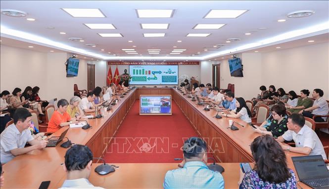 Đại biểu tham dự hội nghị trực tuyến tại điểm cầu Thông tấn xã Việt Nam. Ảnh: Phan Phương - TTXVN
