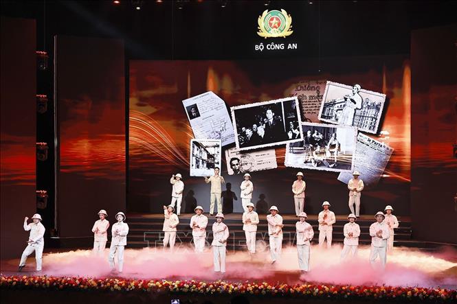 Chương trình văn nghệ chào mừng Lễ Kỷ niệm. Ảnh: Doãn Tấn - TTXVN