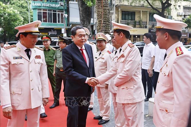 Lãnh đạo Bộ Công an đón Chủ tịch Quốc hội Trần Thanh Mẫn dự Lễ Kỷ niệm. Ảnh: Doãn Tấn - TTXVN