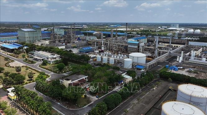 Nhà máy đạm Cà Mau của Công ty Cổ phần Tổng công ty Phân bón Dầu khí Cà Mau từ khi vận hành cho đến ngày 06/01/2026 đã sản xuất 12.000.000 tấn Ure quy đổi phục vụ thị trường trong nước và xuất khẩu sang 20 thị trường trên thế giới. Ảnh: Vũ Sinh - TTXVN