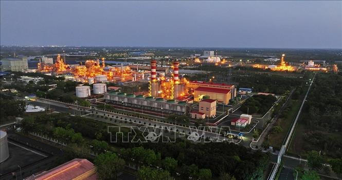 Nhà máy điện Cà Mau 1 và 2 của Công ty Điện lực Dầu khí Cà Mau (PV Power Ca Mau) ở xã Khánh An, tỉnh Cà Mau. Ảnh: Vũ Sinh - TTXVN