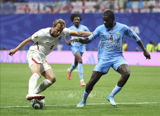 Đội trưởng Harry Kane tuyển Anh nỗ lực xuyên phá hàng thủ CHDC Congo. Ảnh: THX/TTXVN phát