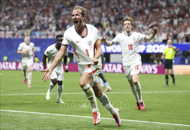 Harry Kane tỏa sáng với cú đúp siêu phẩm, giúp tuyển Anh giành chiến thắng 2-1 trước CHDC Congo. Ảnh: THX/TTXVN phát