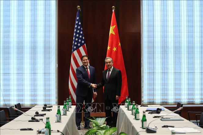 (Tư liệu) Ngoại trưởng Trung Quốc Vương Nghị và Ngoại trưởng Mỹ Marco Rubio tại cuộc gặp bên lề Hội nghị an ninh Munich, Đức, ngày 13/2/2026. Ảnh: THX/TTXVN phát