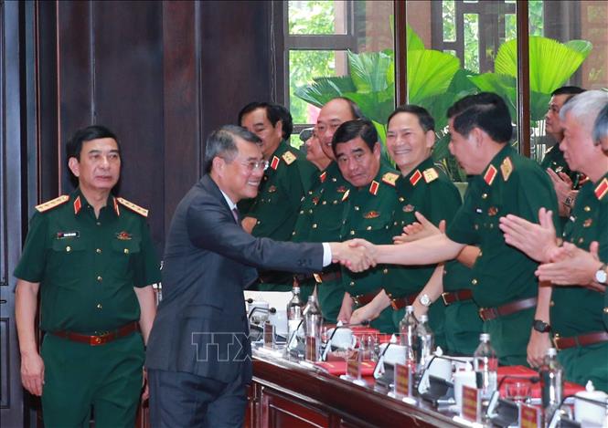 Thủ tướng Lê Minh Hưng với các đại biểu.  Ảnh: Trọng Đức - TTXVN
