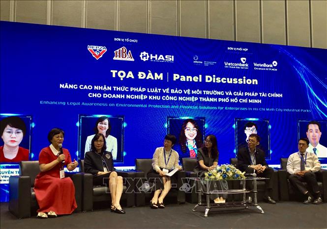 Các diễn giả tham gia phiên tọa đàm. Ảnh: Mỹ Phương - TTXVN