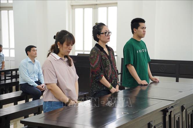 Các bị cáo tại phiên tòa. Ảnh: Kim Anh - TTXVN