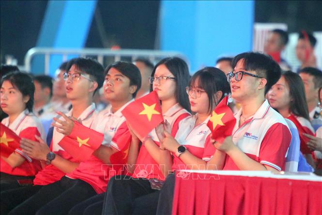 Đông đảo thanh thiếu niên Thành phố tham dự cầu truyền hình 