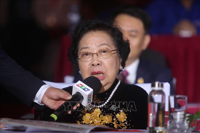 Bà Nguyễn Thị Hoài Thu, Đại biểu Quốc hội chứng kiến thời khắc Quốc hội quyết nghị đặt tên thành phố Sài Gòn – Gia Định là Thành phố Hồ Chí Minh giao lưu cùng khan giả. Ảnh: Thanh Vũ - TTXVN