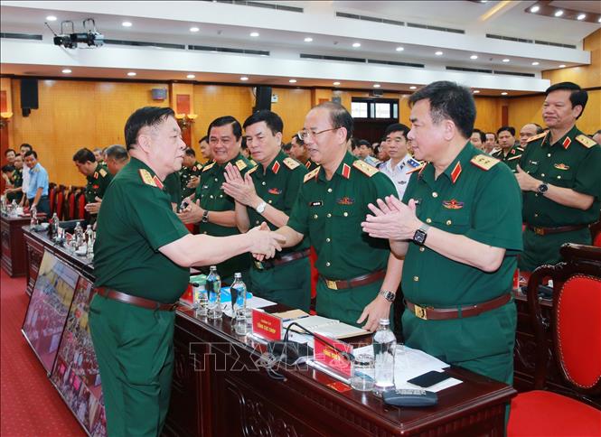  Đại tướng Nguyễn Trọng Nghĩa, Ủy viên Bộ Chính trị, Bí thư Trung ương Đảng, Ủy viên Thường vụ Quân ủy Trung ương, Chủ nhiệm Tổng cục Chính trị QĐND Việt Nam và các đại biểu dự hội nghị. Ảnh: Trọng Đức - TTXVN