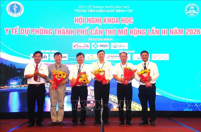 Các diễn giả tham gia hội nghị. Ảnh: Ánh Tuyết - TTXVN