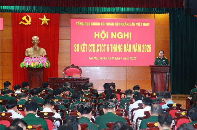 Đại tướng Nguyễn Trọng Nghĩa, Ủy viên Bộ Chính trị, Bí thư Trung ương Đảng, Chủ nhiệm Tổng cục Chính trị QĐND Việt Nam phát biểu chỉ đạo. Ảnh: Trọng Đức - TTXVN