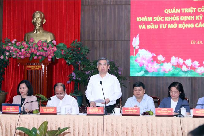 Ông Nguyễn Phước Lộc, Phó Bí thư Thành ủy Thành phố Hồ Chí Minh, Chủ tịch Ủy ban MTTQ Việt Nam Thành phố  chủ trì Hội nghị. Ảnh: Xuân Khu-TTXVN