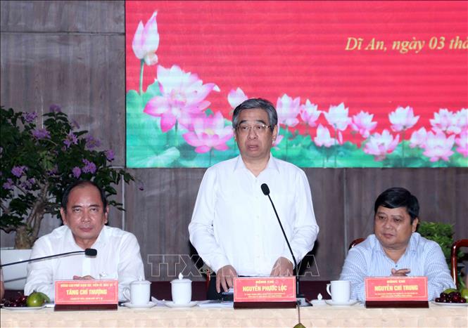 Ông Nguyễn Phước Lộc, Phó Bí thư Thành ủy Thành phố Hồ Chí Minh, Chủ tịch Ủy ban MTTQ Việt Nam Thành phố chủ trì Hội nghị. Ảnh: Xuân Khu-TTXVN