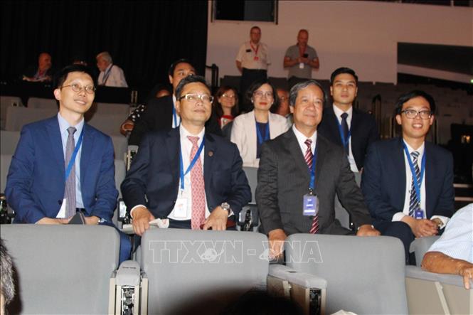 Đoàn đại biểu Đảng Cộng sản Việt Nam tham dự phiên khai mạc Đại hội lần thứ 40 của đảng Cộng sản Pháp (PCF). Ảnh: Hữu Chiến - PV TTXVN tại Pháp