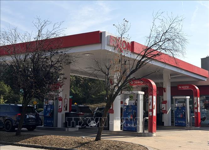 Một trạm bán lẻ xăng dầu tại Washington D.C. Ảnh: Ngọc Quang – PV TTXVN tại Mỹ