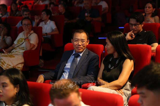 Ông Nguyễn Bá Sang, Tham tán phụ trách cộng đồng tại Đại sứ quán Việt Nam tại Vương quốc Bỉ tham dự LHP Viet Culture in Motion. Ảnh: Lan Anh - PV TTXVN tại Vương quốc Bỉ