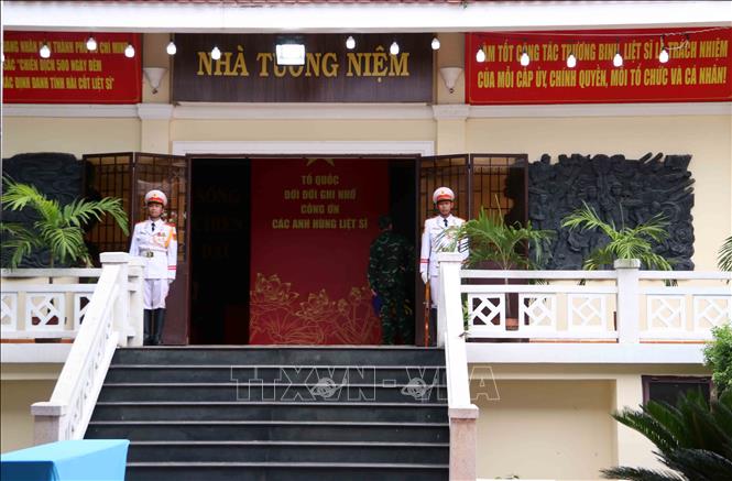 Nhà quàn hài cốt liệt sĩ sau khi khai quật tại Công viên Lê Thị Riêng. Ảnh: Xuân Khu - TTXVN