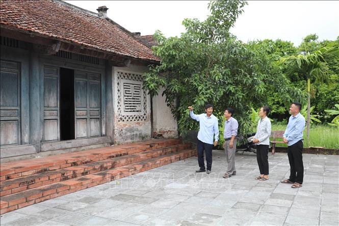 Bệ đá Long Hoa được đặt tại không gian chính điện của chùa Thượng Nương, xã Liêm Hà, tỉnh Ninh Bình. Ảnh: Thùy Dung - TTXVN