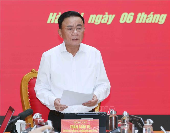 Đồng chí Trần Cẩm Tú, Uỷ viên Bộ Chính trị, Thường trực Ban Bí thư, Bí thư Đảng uỷ các cơ quan Đảng Trung ương phát biểu chỉ đạo hội nghị. Ảnh: Phương Hoa - TTXVN