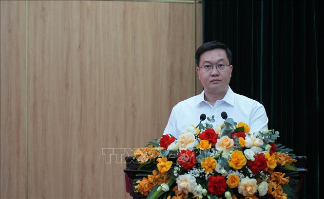 Phó Bí thư thường trực Tỉnh ủy Ninh Bình Trần Đăng Quỳnh phát biểu tại Hội nghị. Ảnh: Hải Yến - TTXVN