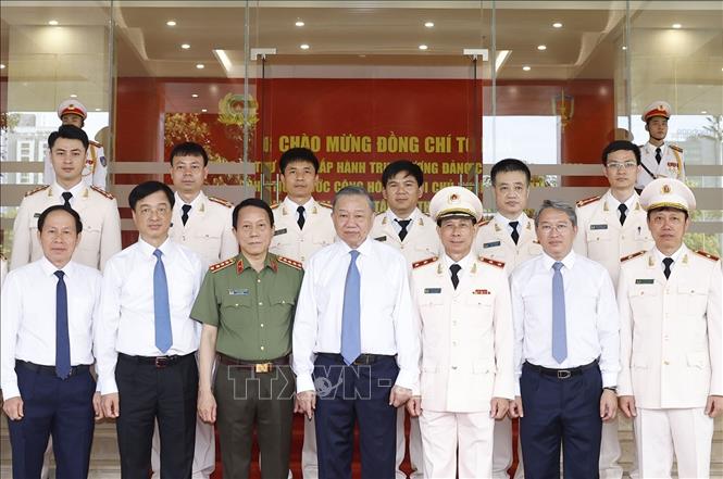 Tổng Bí thư, Chủ tịch nước Tô Lâm và các đại biểu. Ảnh: Thống Nhất – TTXVN