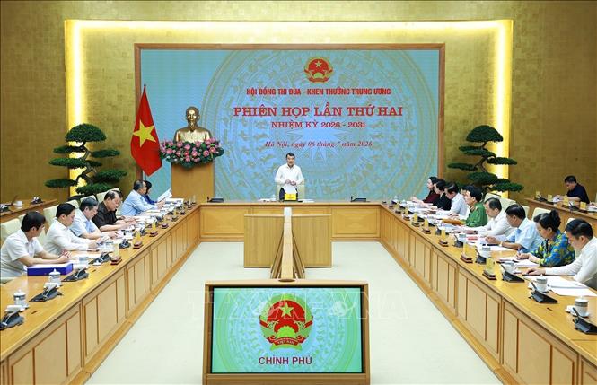 Thủ tướng Lê Minh Hưng, Chủ tịch Hội đồng Thi đua - Khen thưởng Trung ương chủ trì Phiên họp lần thứ hai. Ảnh: Dương Giang - TTXVN
